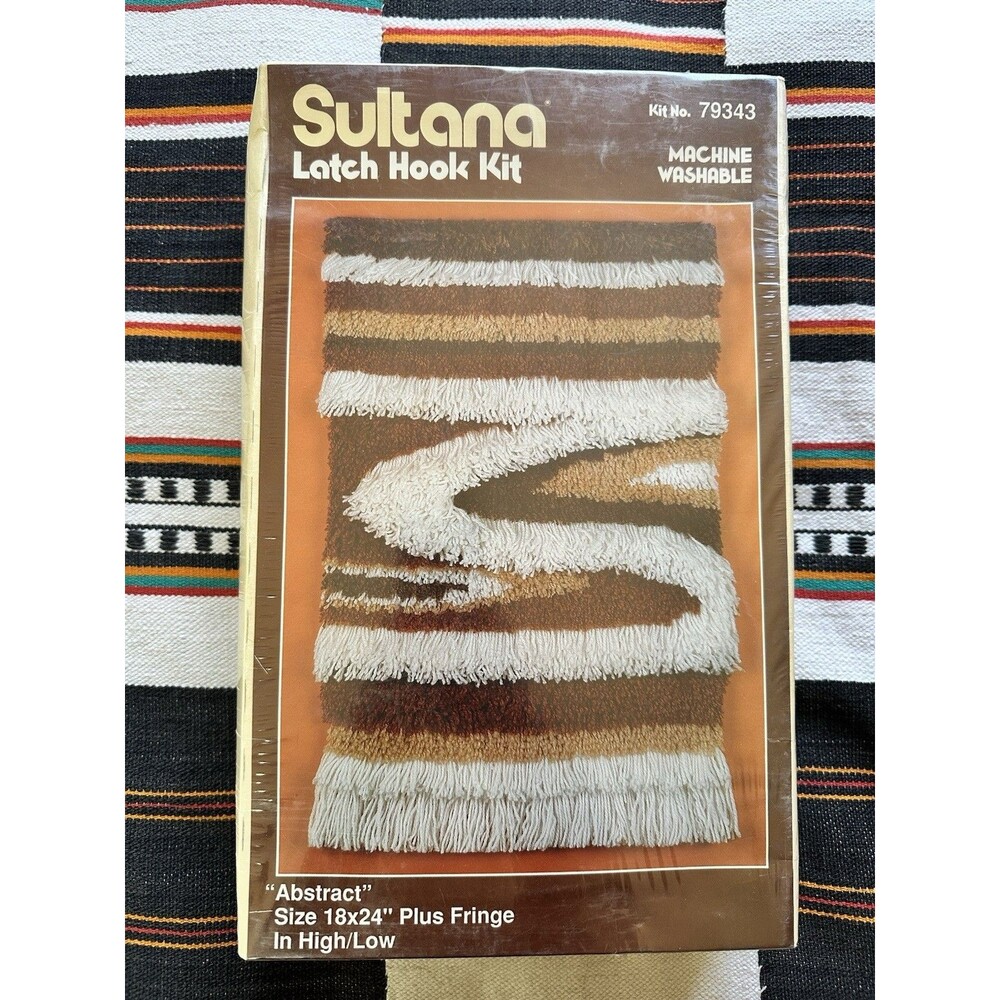 New Sultana Latch Hook Kit. Abstract Kit 79343. High/Low 18” x 24” W Fringe. USA